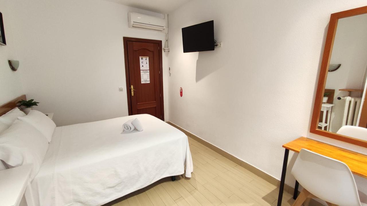 Hostal Aliste Madrid Exteriér fotografie