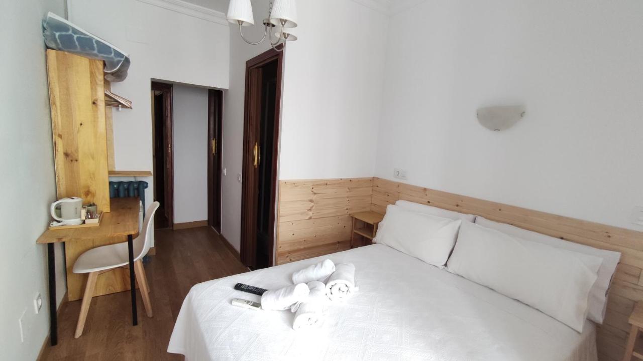 Hostal Aliste Madrid Exteriér fotografie