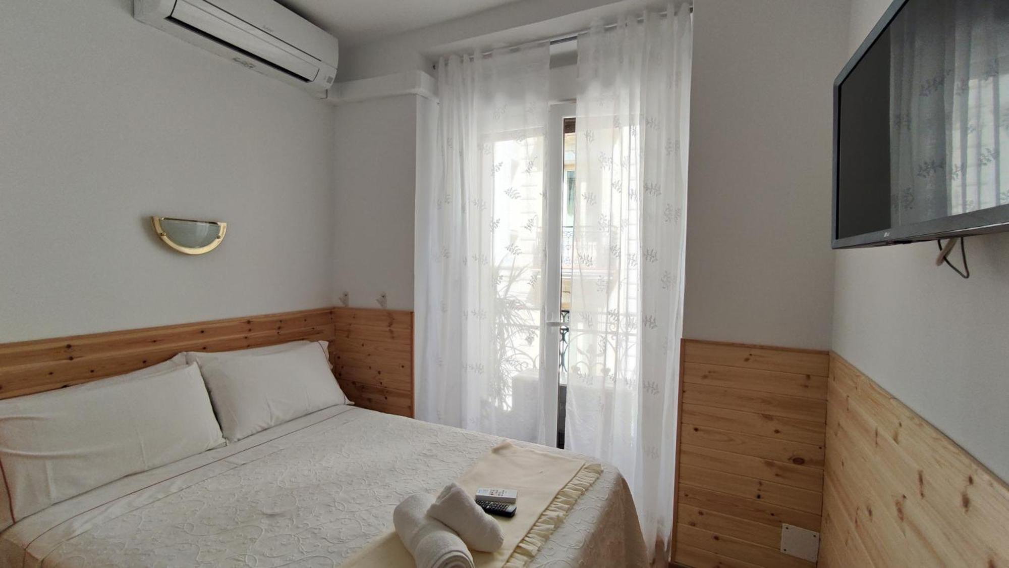 Hostal Aliste Madrid Exteriér fotografie