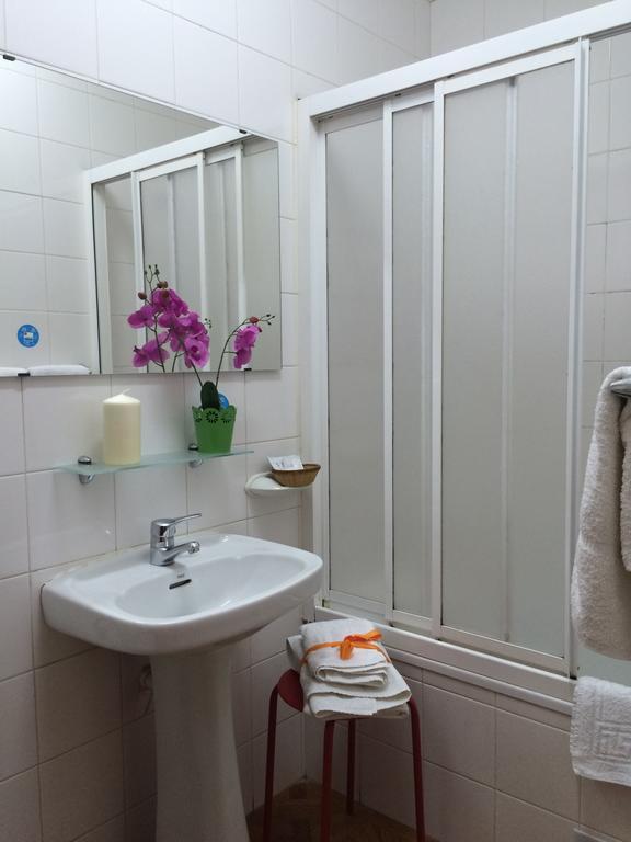 Hostal Aliste Madrid Exteriér fotografie