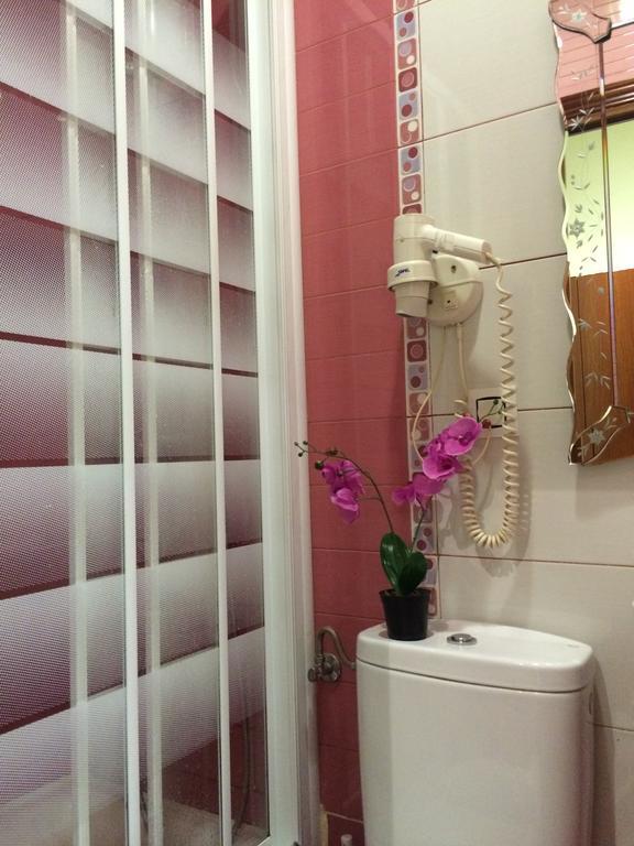 Hostal Aliste Madrid Exteriér fotografie